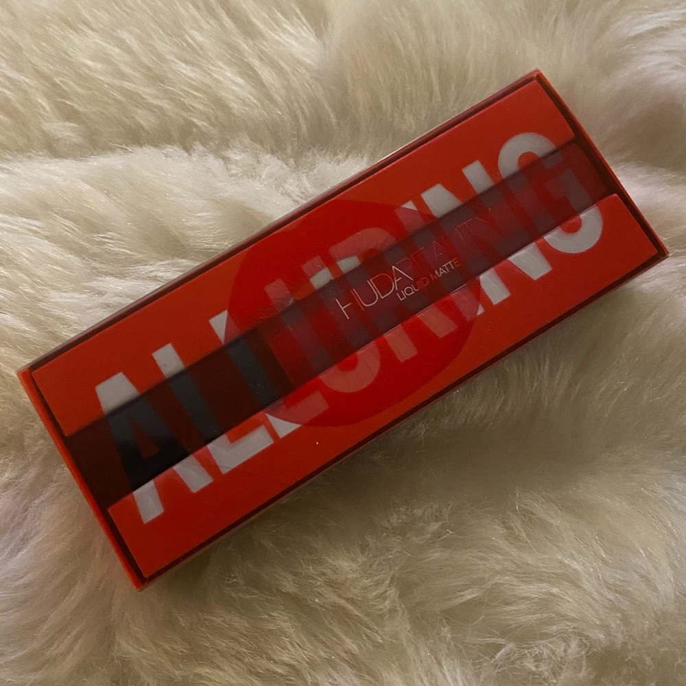 Huda Beauty Liquid Matte Lipstick in Alluring